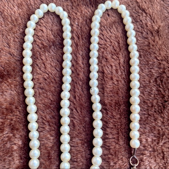 Beautiful Pearl white Long Necklace!❤️ Brand New - Picture 4 of 5
